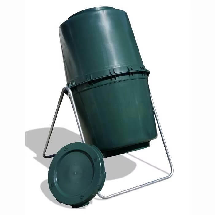 220L Tumbleweed Composter has a
centrally mounted stainless steel breaker bar for ensuring a speedy composting process. 